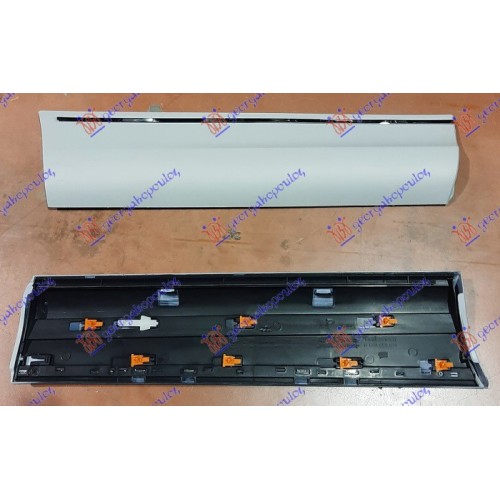 Shirit në derën e pasme shirit krom për AUDI Q7 06-09 - OEM: 4L0853970QGRU Shirit në derën e pasme shirit krom për AUDI Q7 06-09 - OEM: 4L0853970QGRU