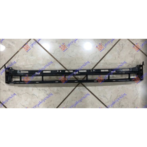 Grilë në parakolpin e përparmë për AUDI A7 14-18 - OEM: 4G8807683C
