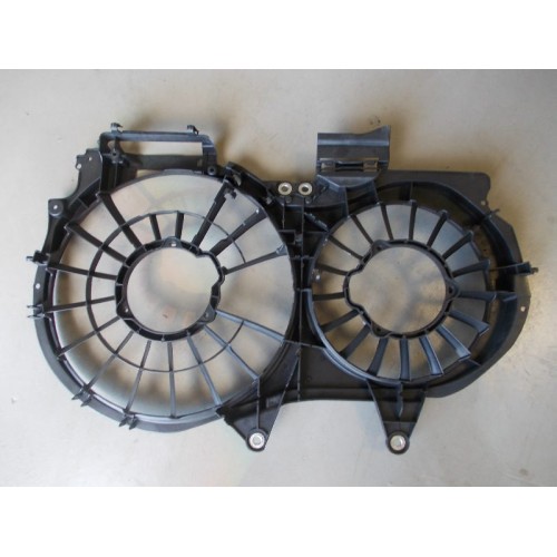 Difuzor/mbajtës për ventilator dopio për AUDI A4 00-04 - OEM: 8E0874718C Difuzor/mbajtës për ventilator dopio për AUDI A4 00-04 - OEM: 8E0874718C